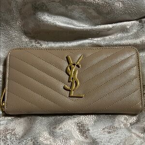 CASSANDRE MATELASSÉ ZIP AROUND WALLET IN GRAIN DE POUDRE LEATHER